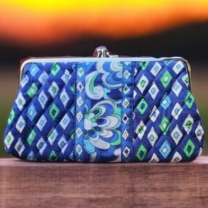 Vera Bradley Kiss 💋 Lock Wallet/ Clutch